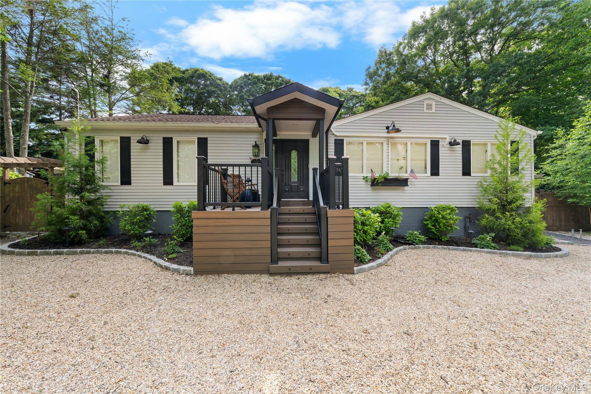 337 N Side RD, Wading River, NY 11792