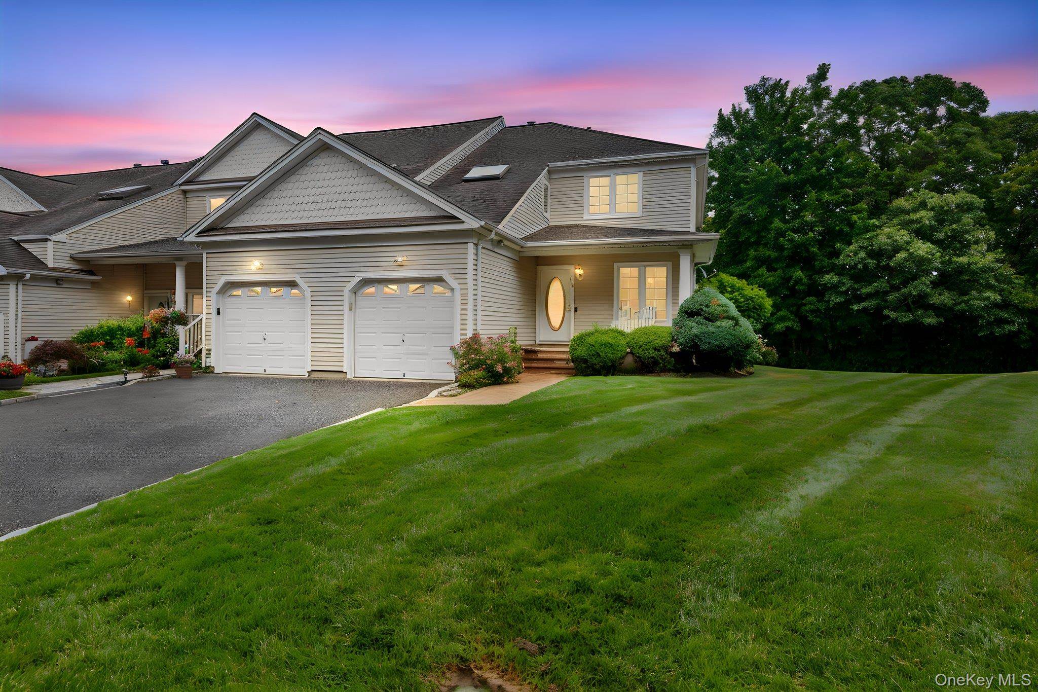 16 Lindbergh CIR #16, Huntington, NY 11743