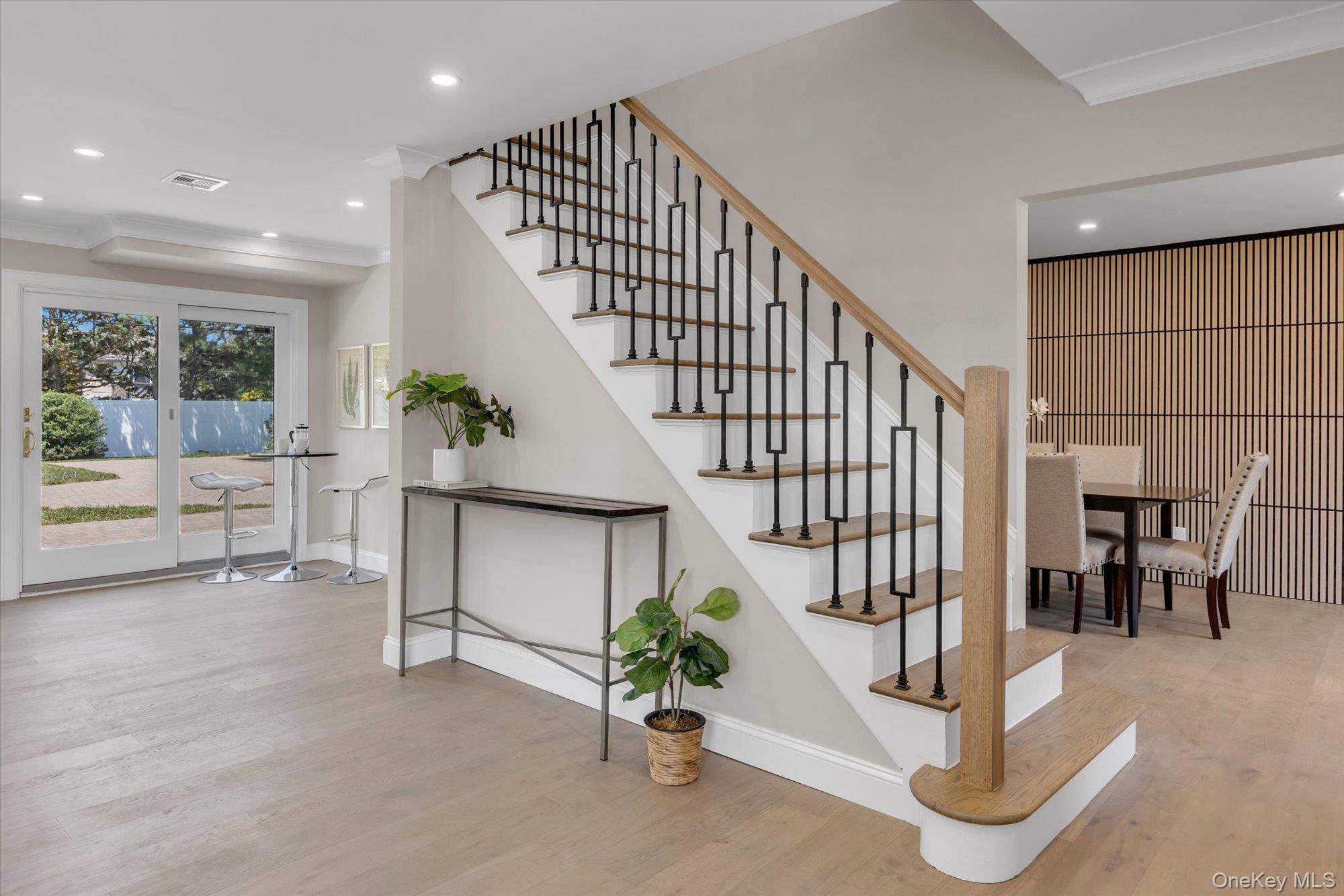 26 Malvern LN, Stony Brook, NY 11790