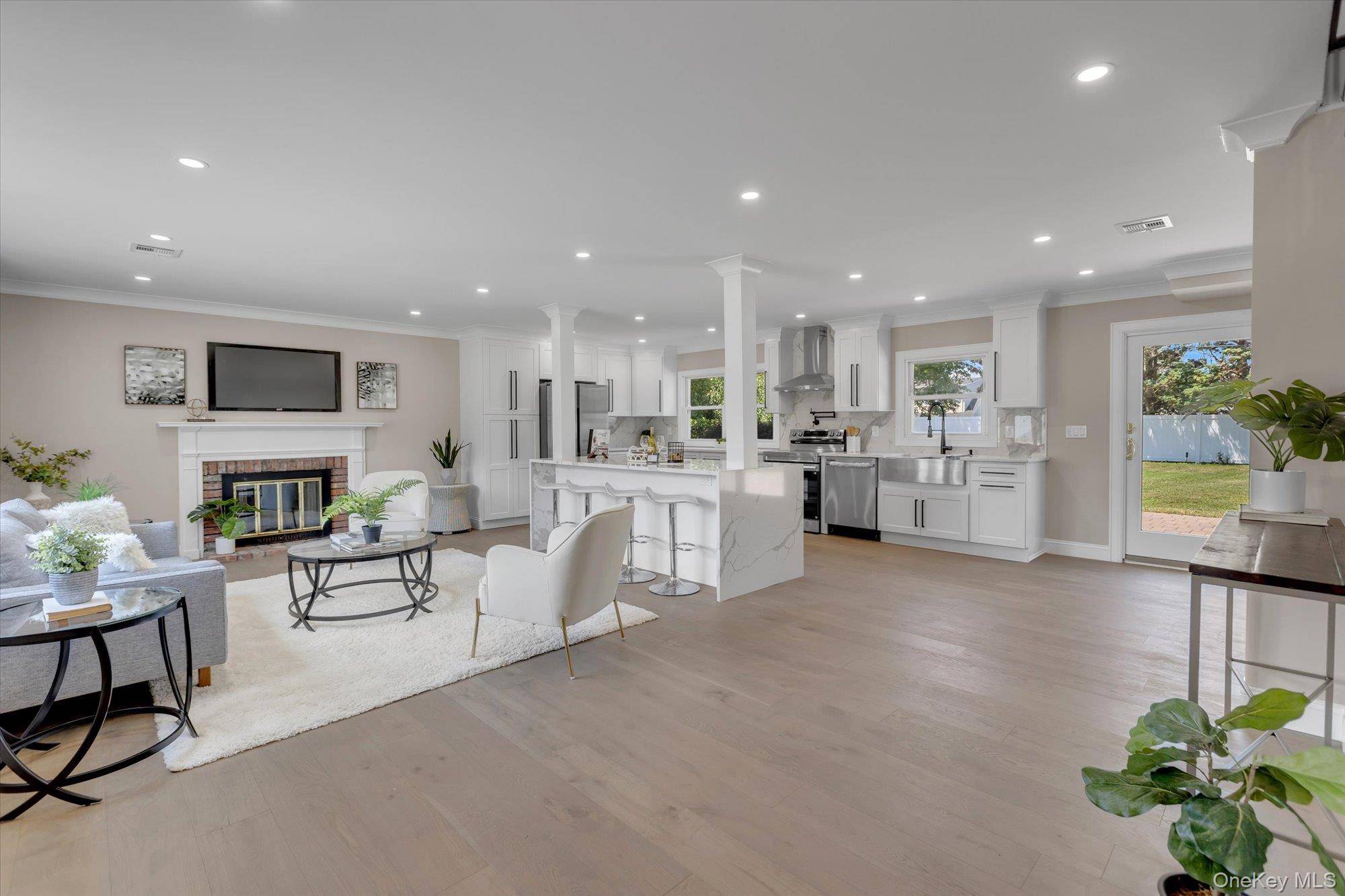 26 Malvern LN, Stony Brook, NY 11790