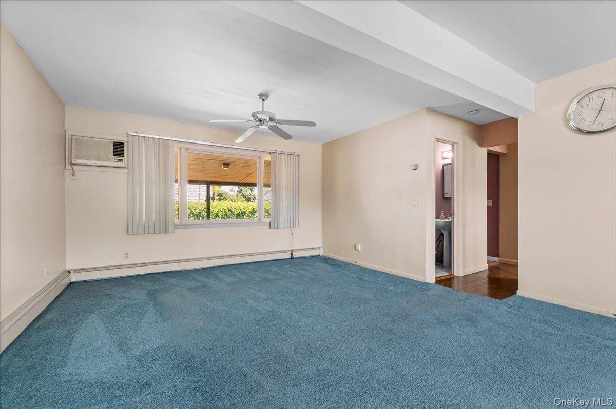 29 Edward ST, Bethpage, NY 11714