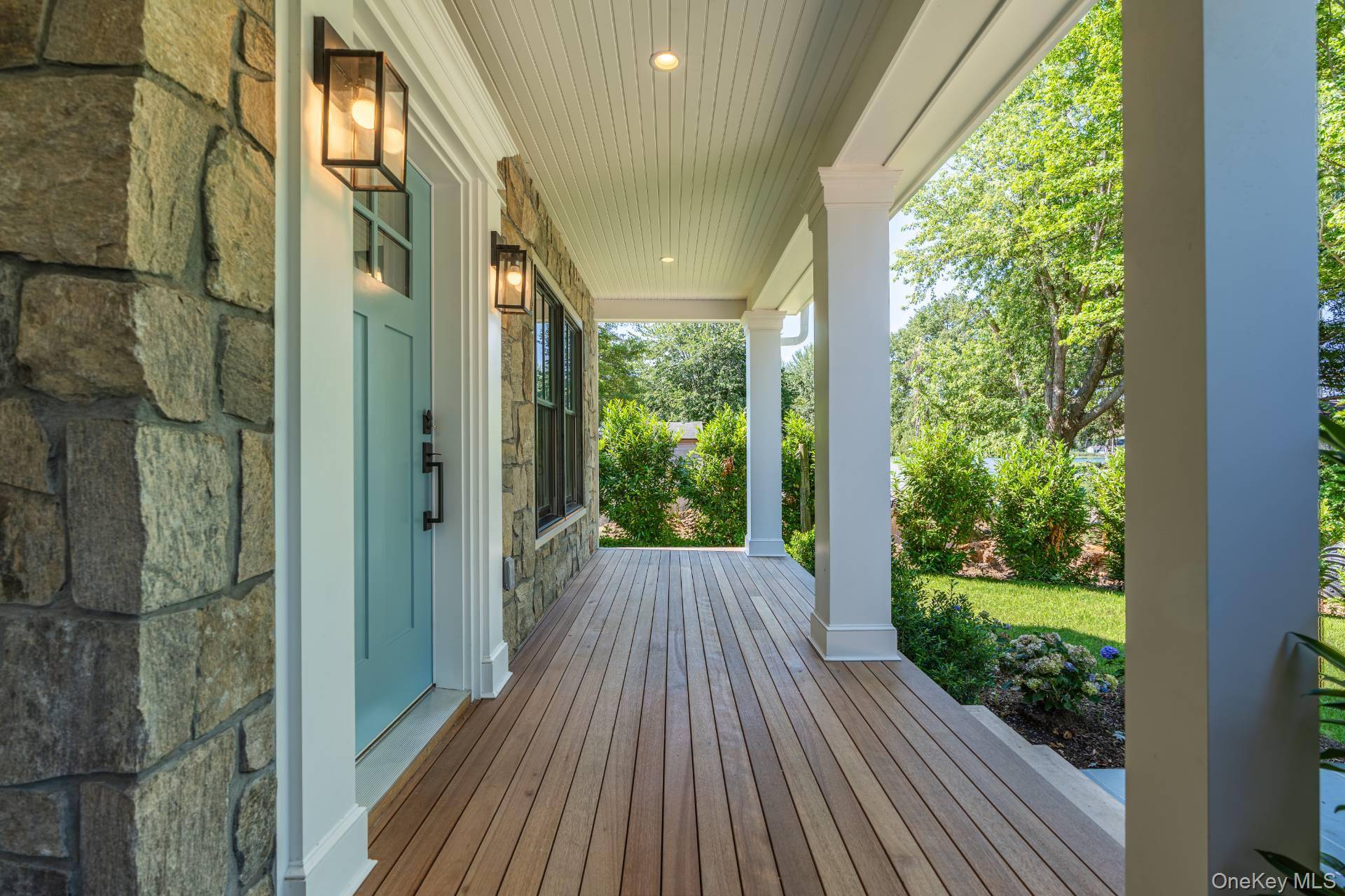 195 Williamsburg DR, Southold, NY 11971