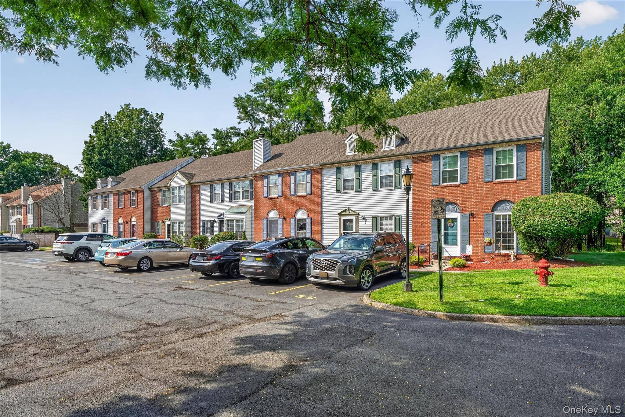 65 Yorkshire TER, Washingtonville, NY 10992