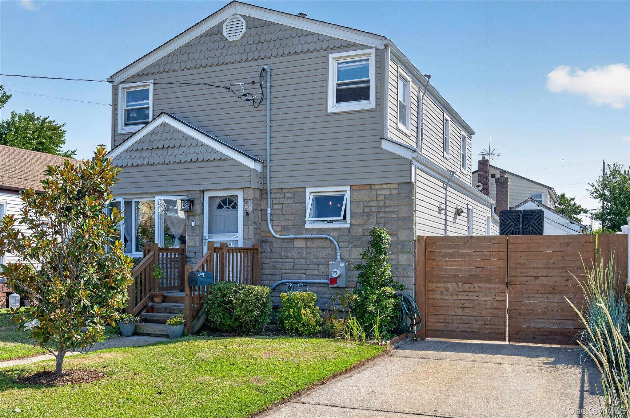 120 Bert AVE, Carle Place, NY 11590