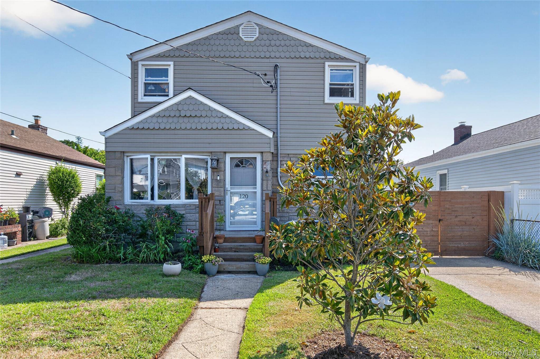 120 Bert AVE, Carle Place, NY 11590