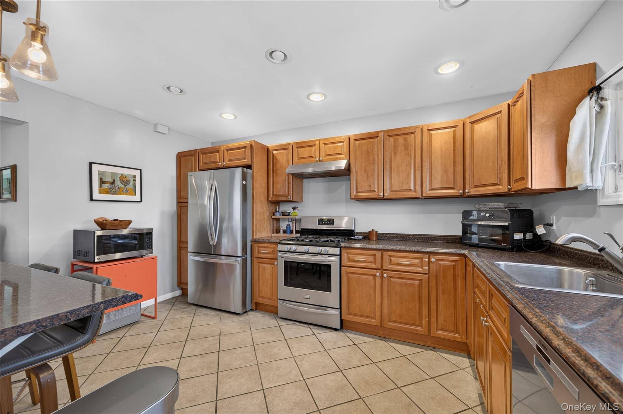 120 Bert AVE, Carle Place, NY 11590