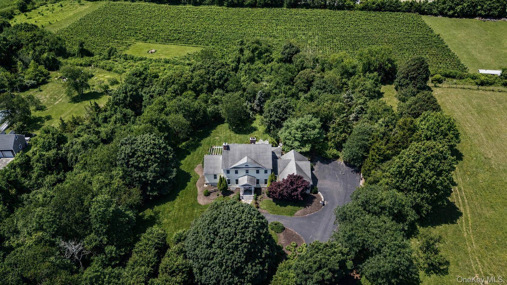 1492 Skunk LN, Cutchogue, NY 11935
