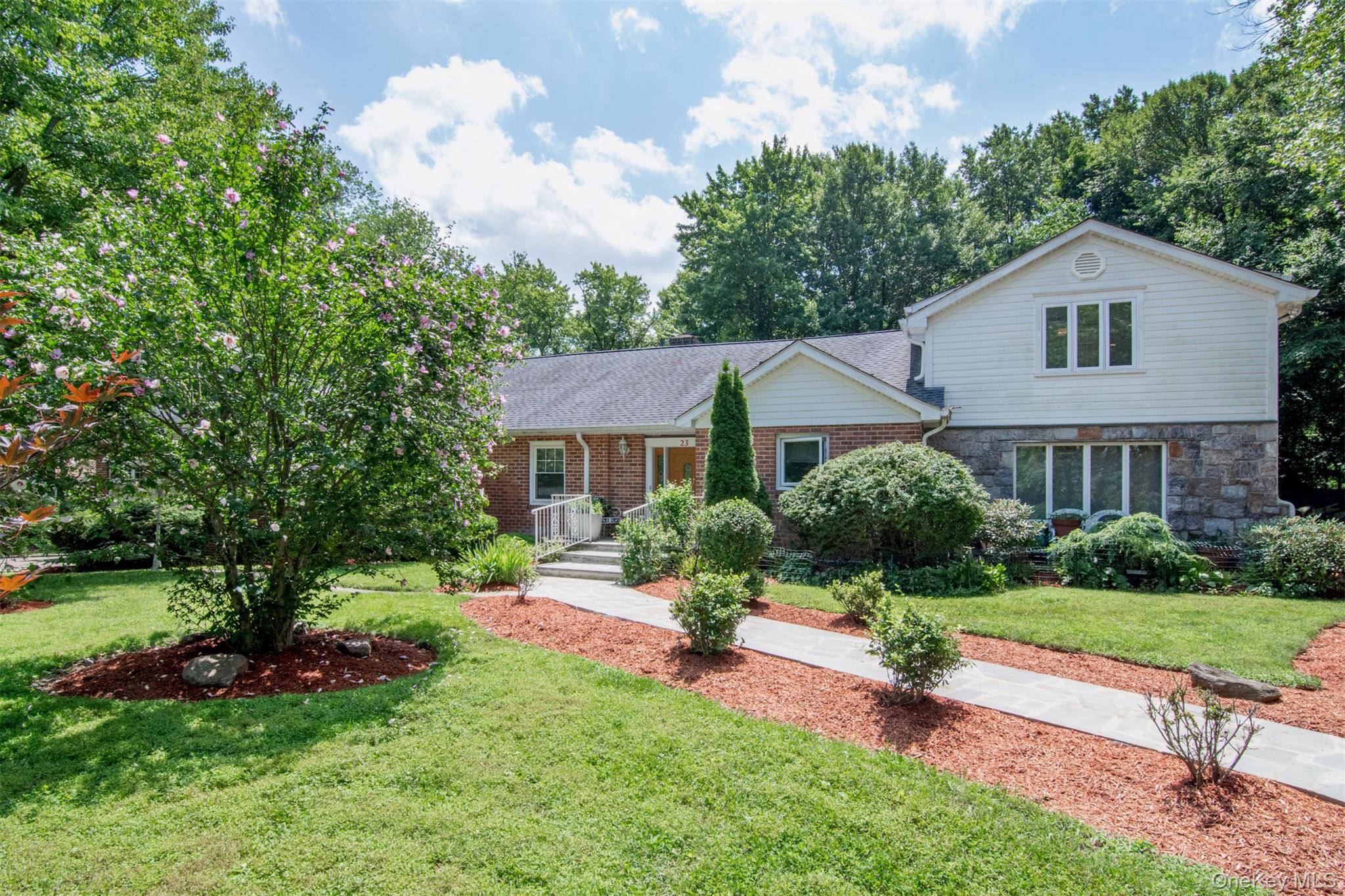 23 Barnaby LN, Hartsdale, NY 10530