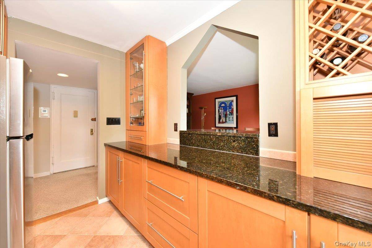 1 TERRACE CIR #3-F, Great Neck, NY 11021