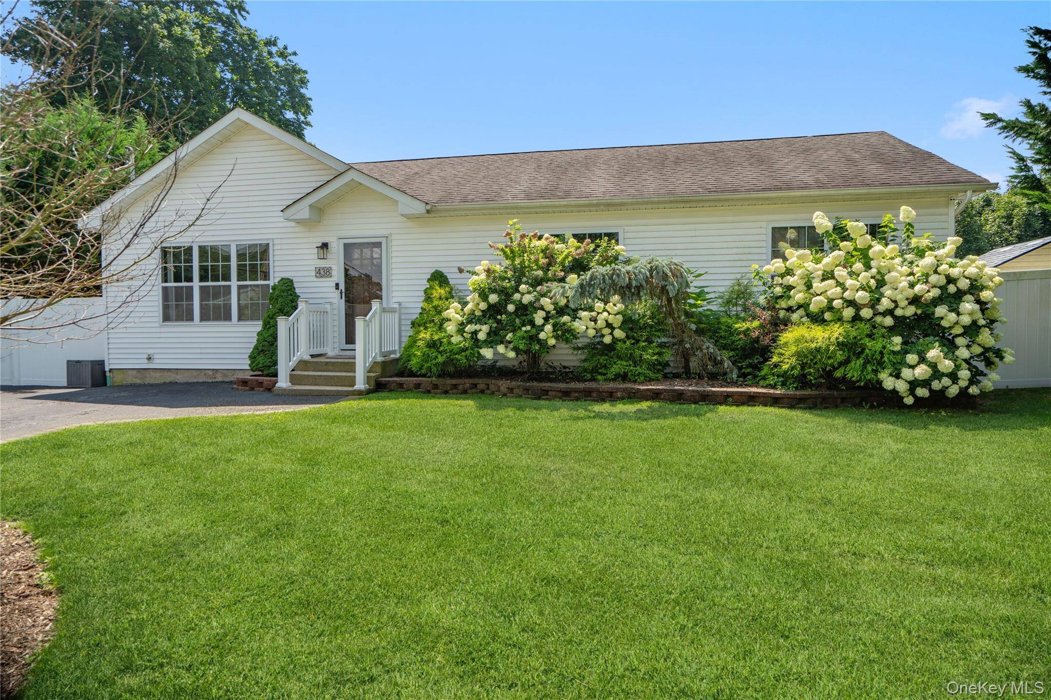 438 Richmond BLVD, Ronkonkoma, NY 11779
