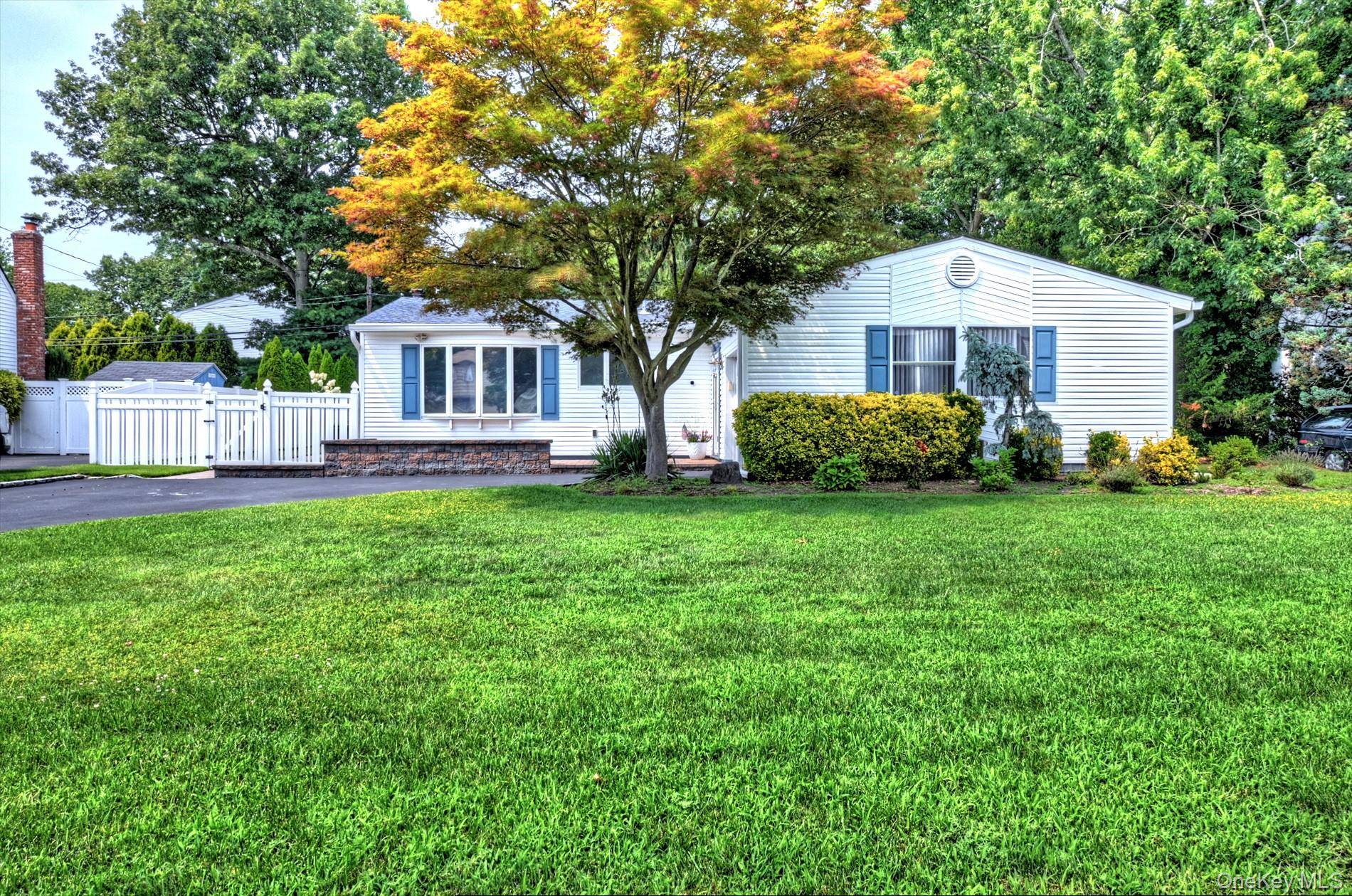 116 Shenandoah BLVD, Nesconset, NY 11767