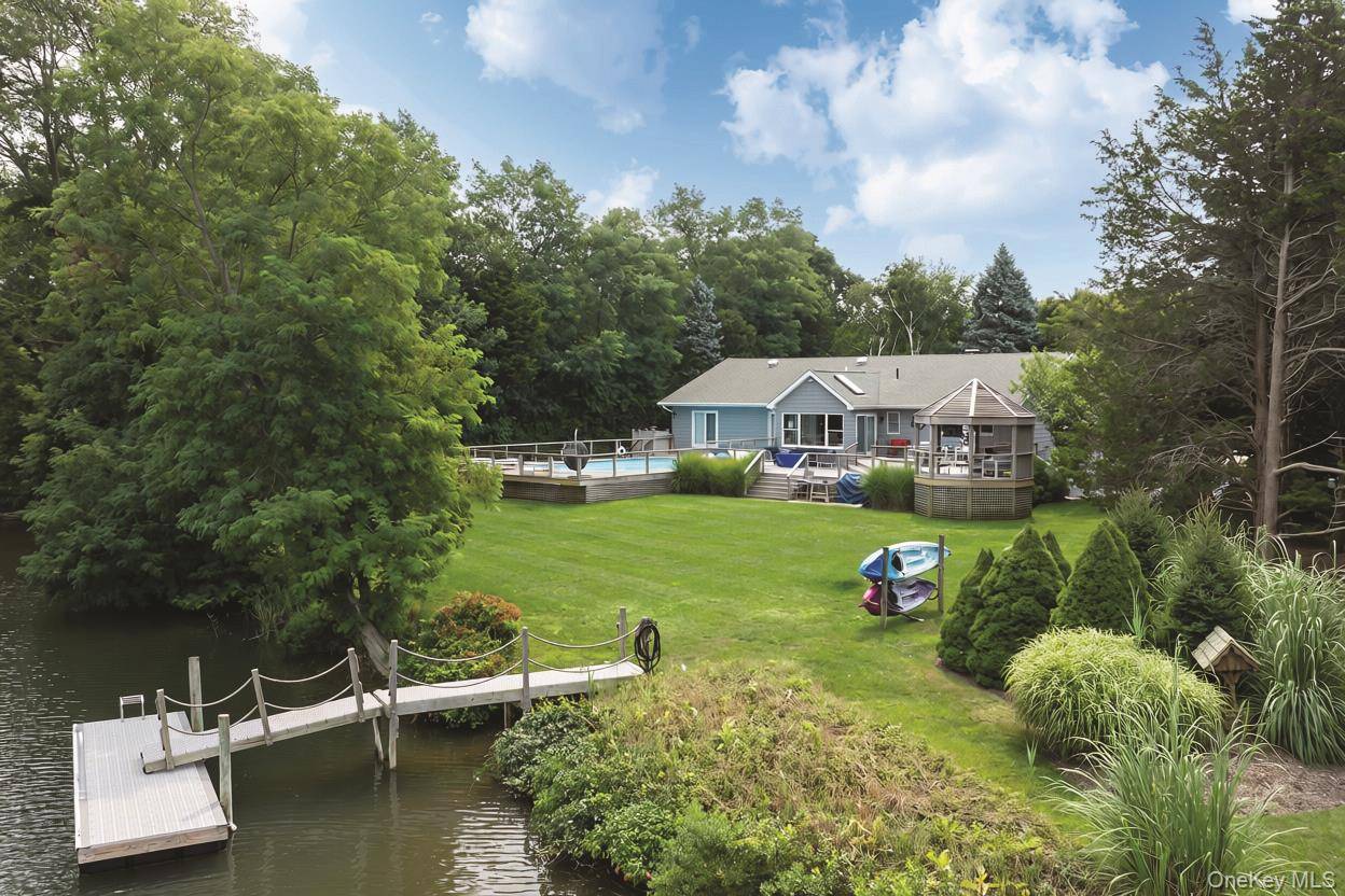 225 Lakeside DR, Southold, NY 11971