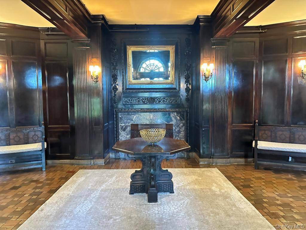 8 Barstow RD #6K, Great Neck, NY 11021