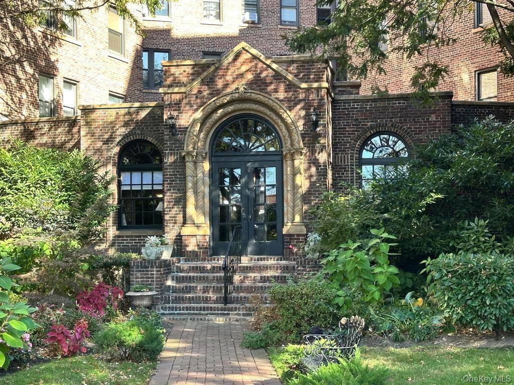 8 Barstow RD #6K, Great Neck, NY 11021