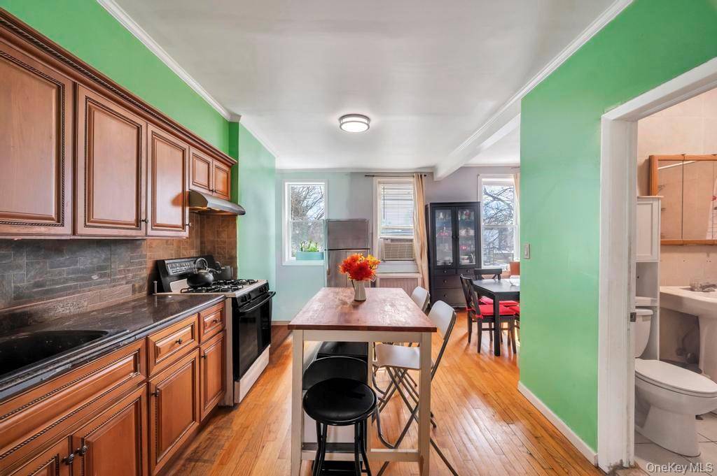 6144 Eliot AVE, Middle Village, NY 11379
