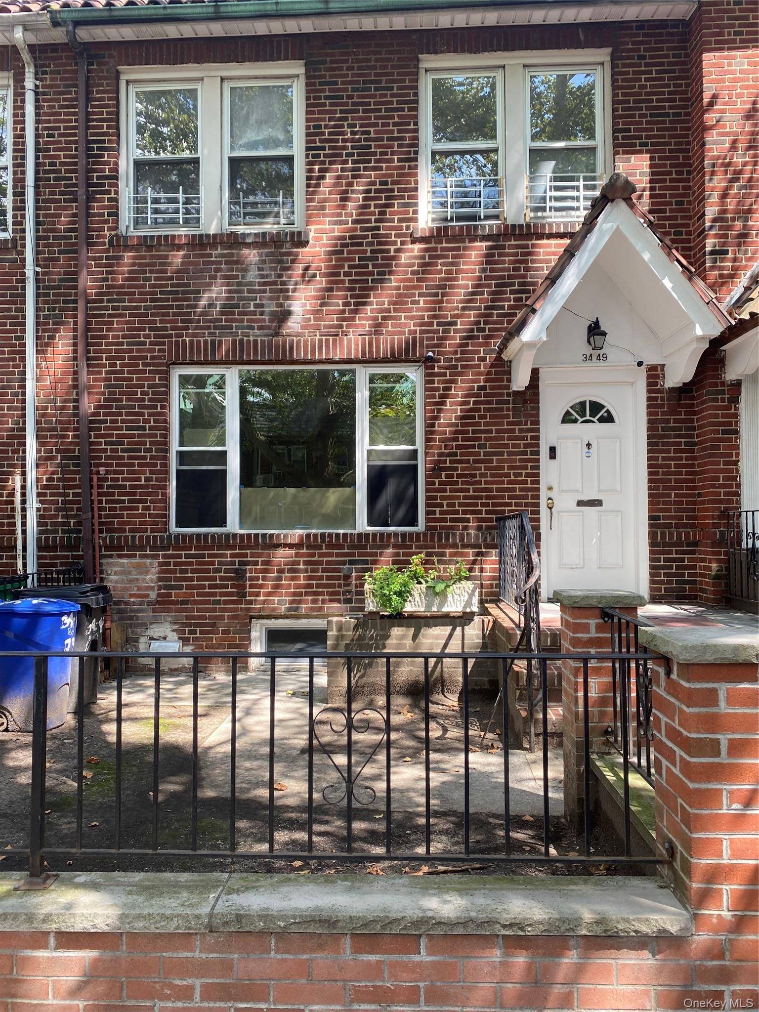 34-49 73rd ST, Jackson Heights, NY 11372