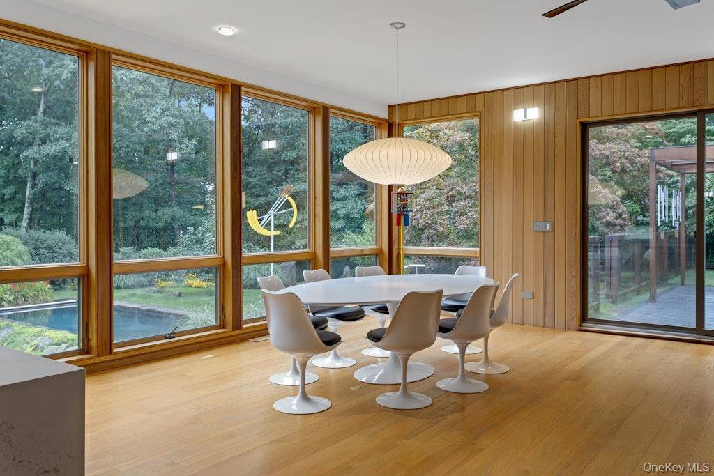 14 Cradle Rock RD, Pound Ridge, NY 10576