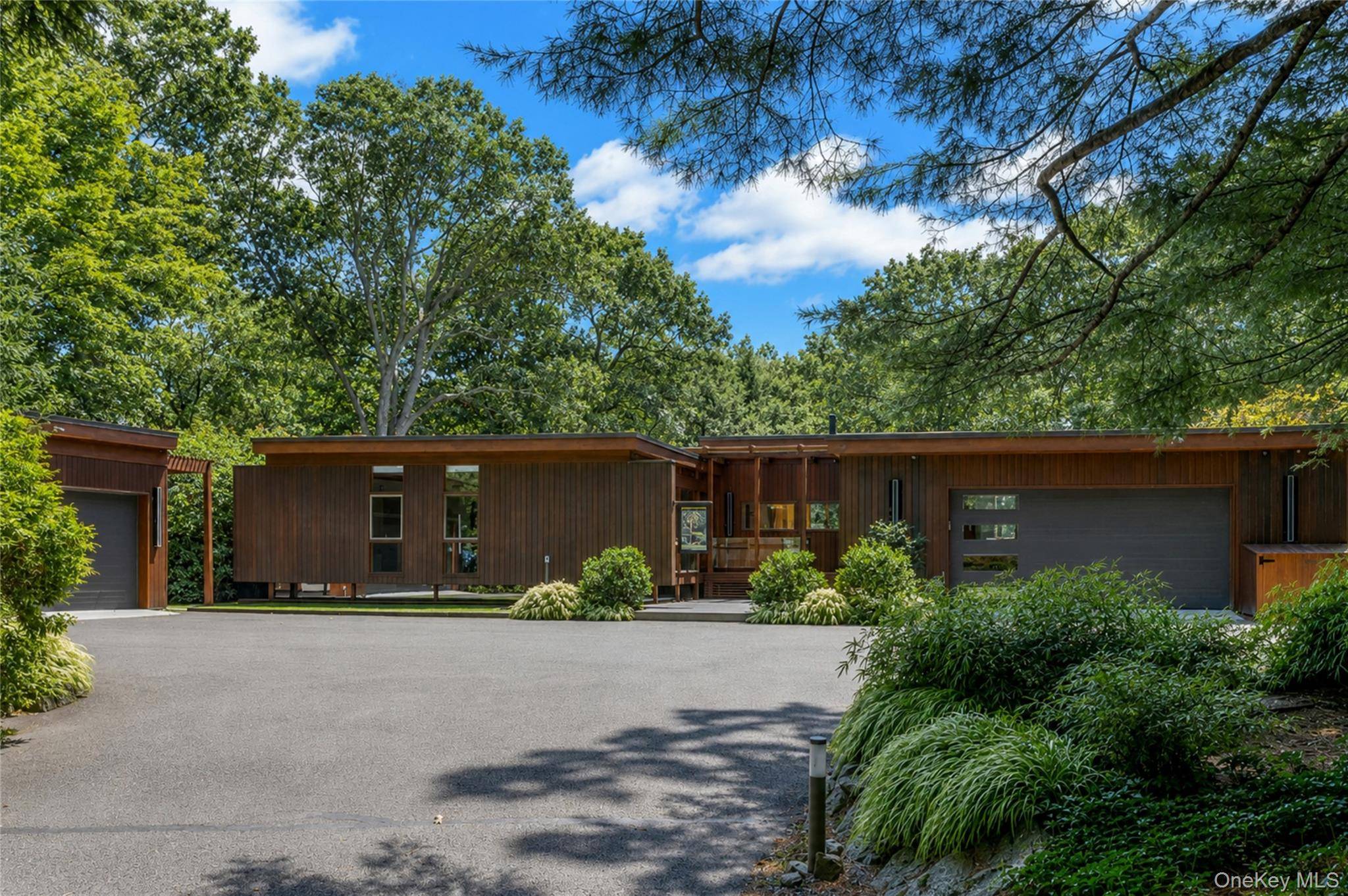 14 Cradle Rock RD, Pound Ridge, NY 10576