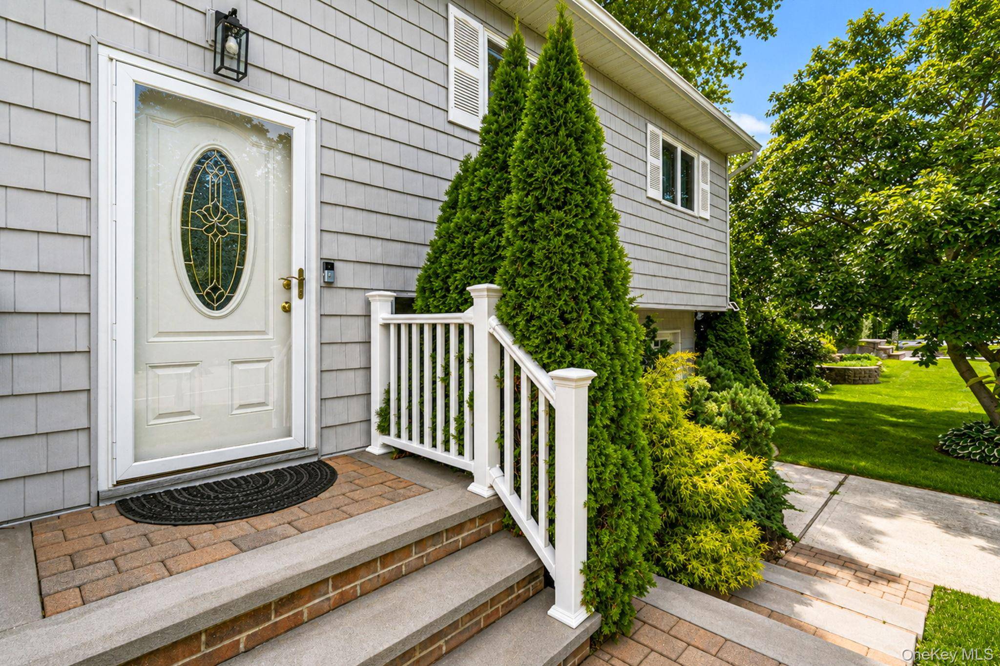 505 Hawkins RD, Selden, NY 11784