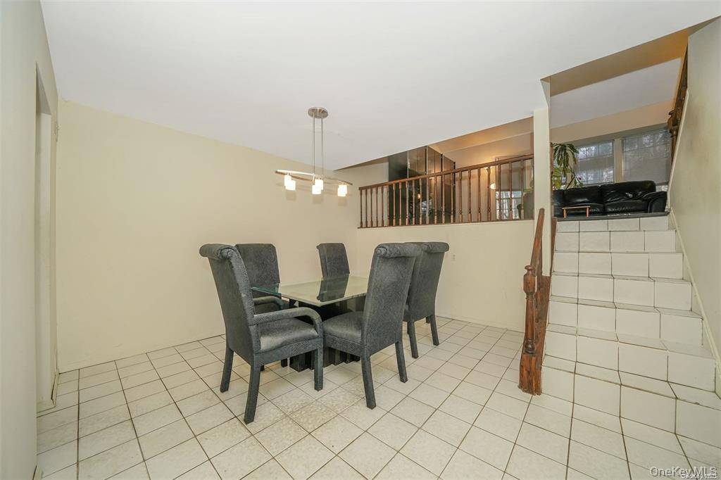 37 Santa Barbara, Plainview, NY 11803