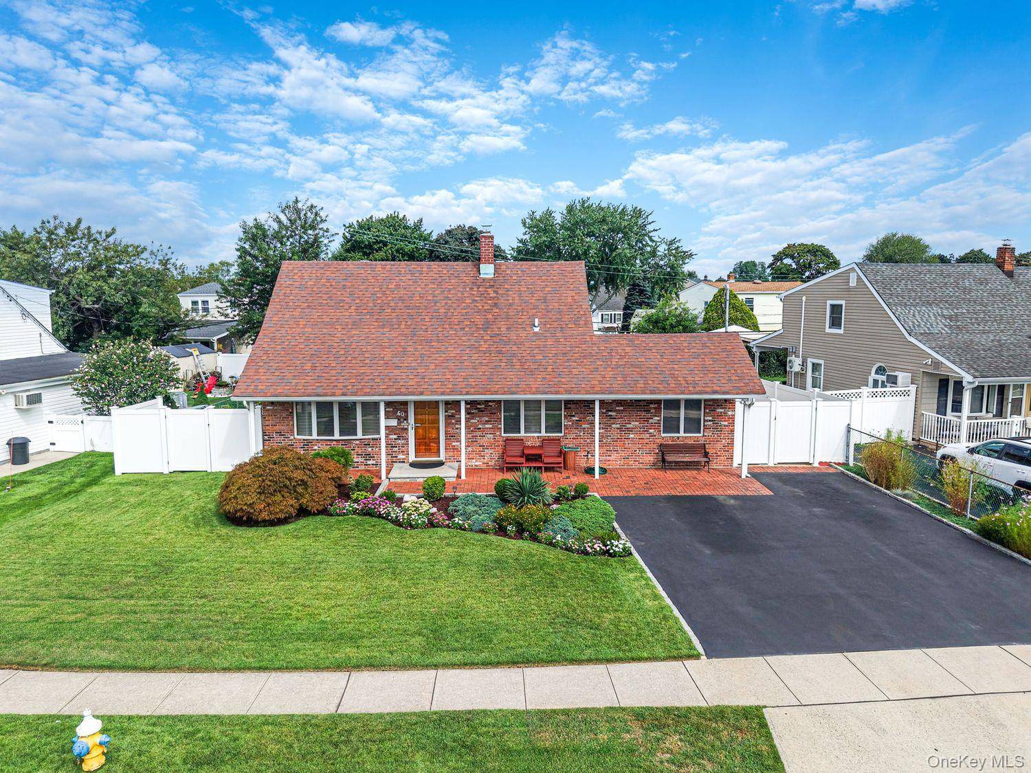 60 Academy LN, Levittown, NY 11756