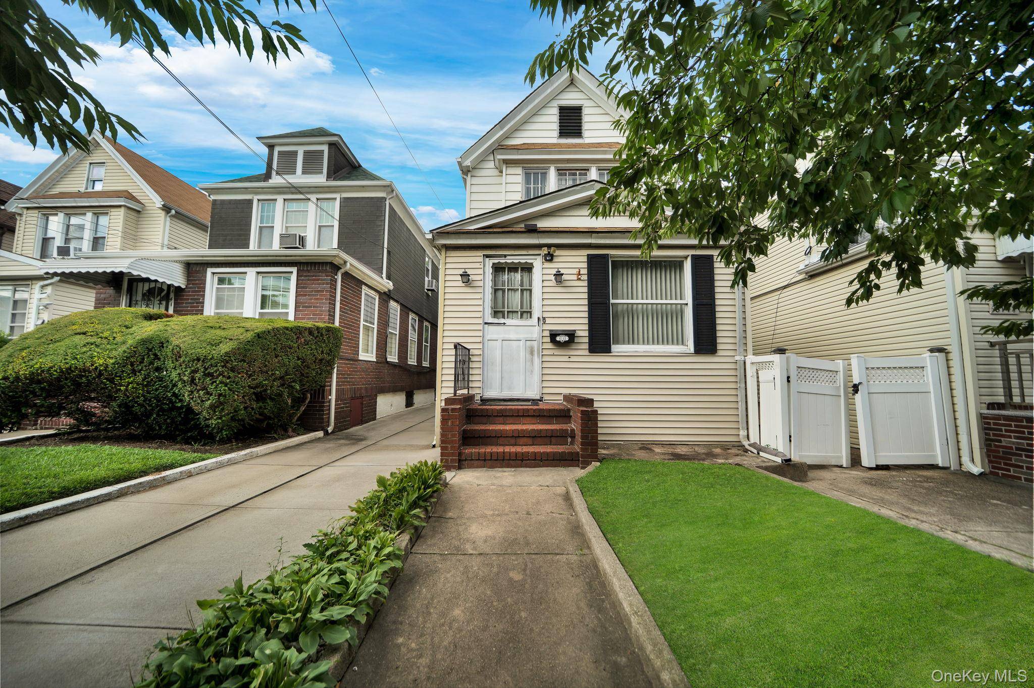 61-43 Wetherole ST, Rego Park, NY 11374