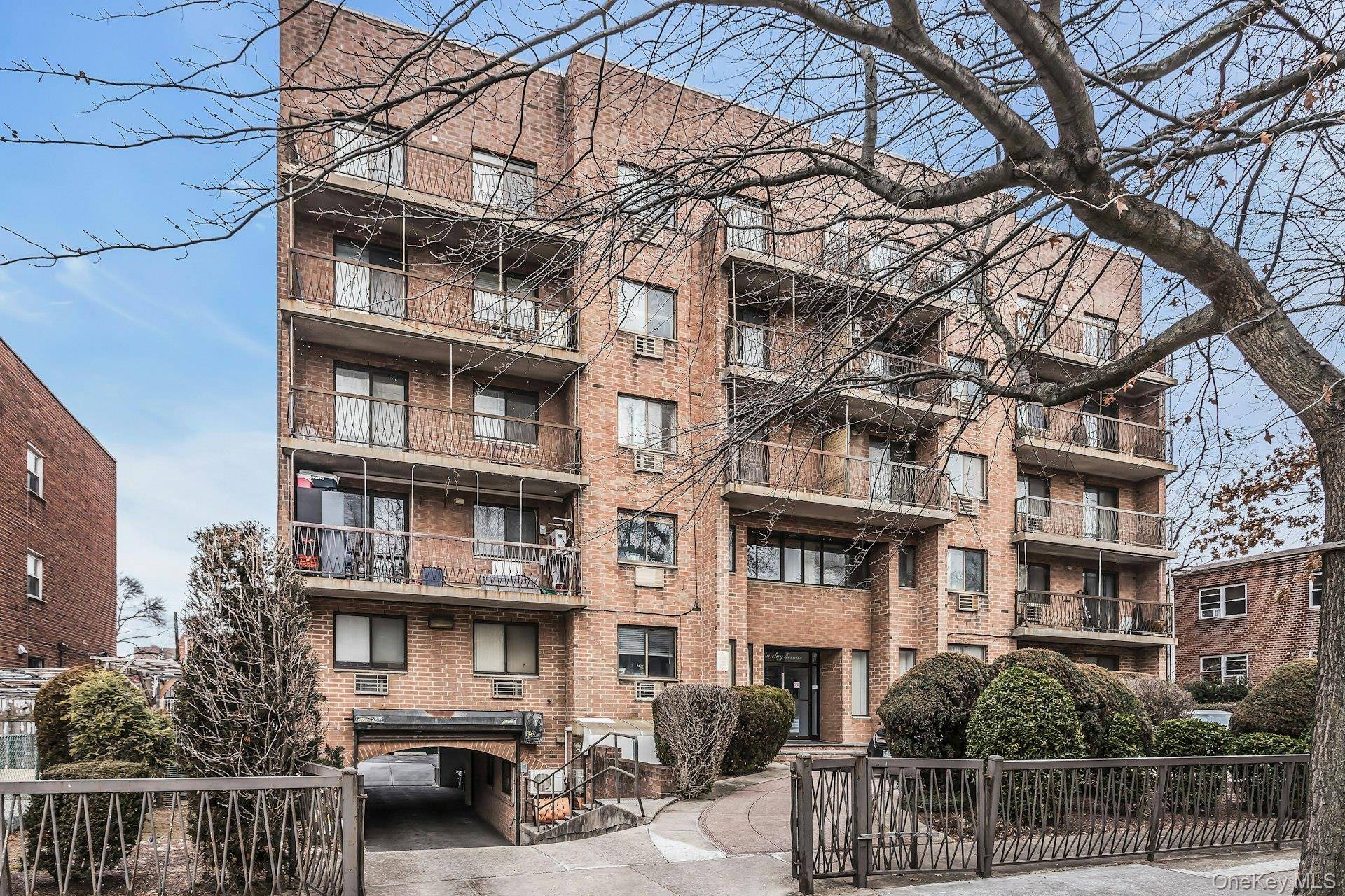 147-45 Barclay AVE #5B, Flushing, NY 11355