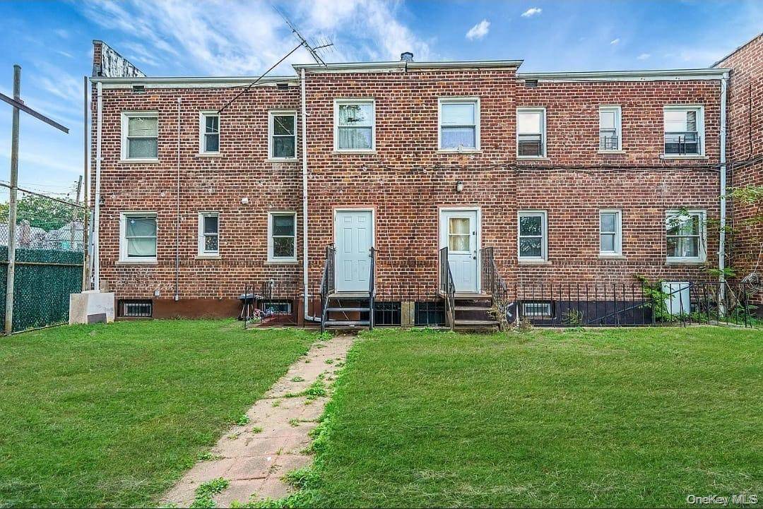 20202 109th AVE, Saint Albans, NY 11412