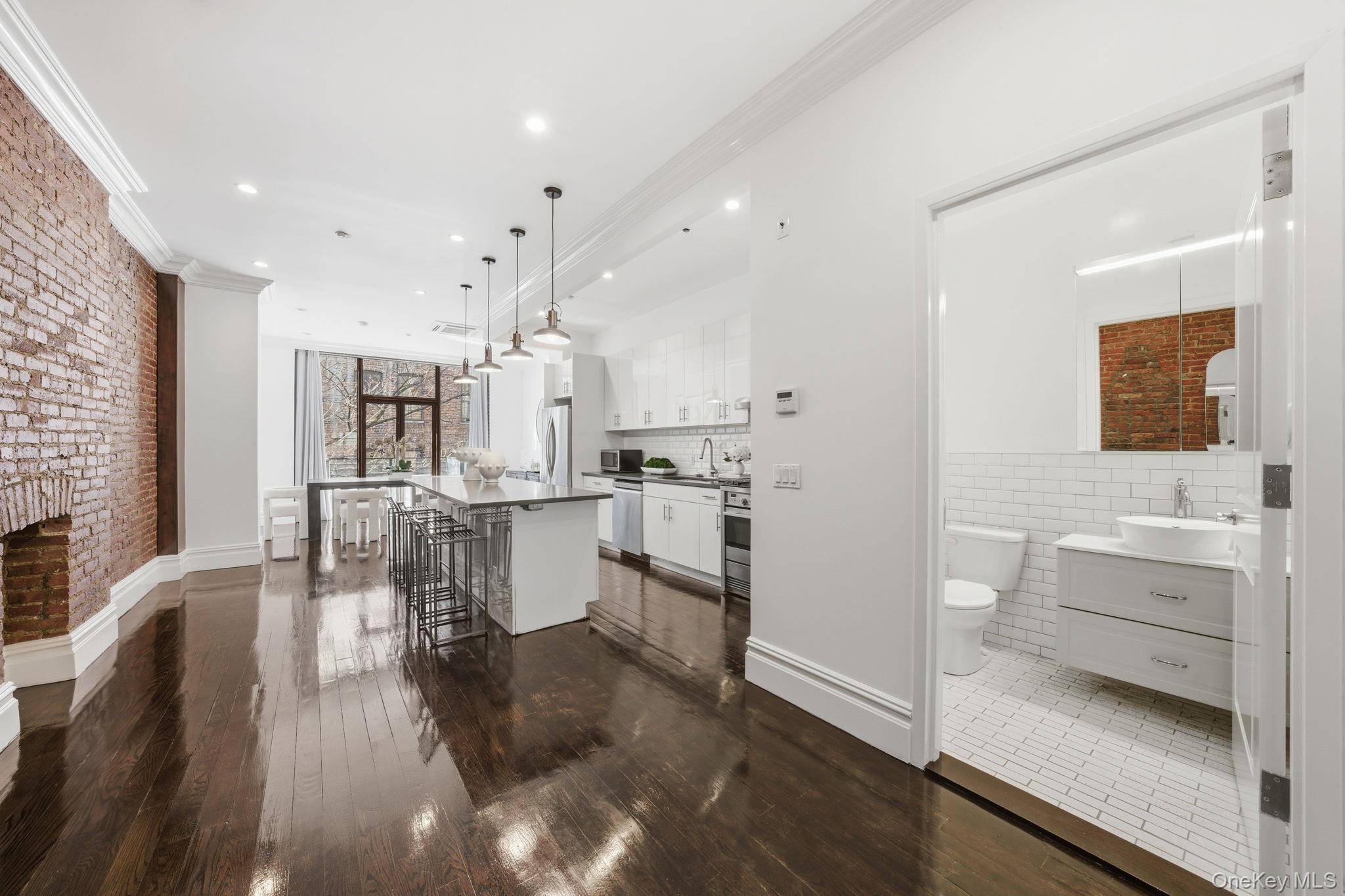 236 W 112th ST #2, New York (manhattan), NY 10026