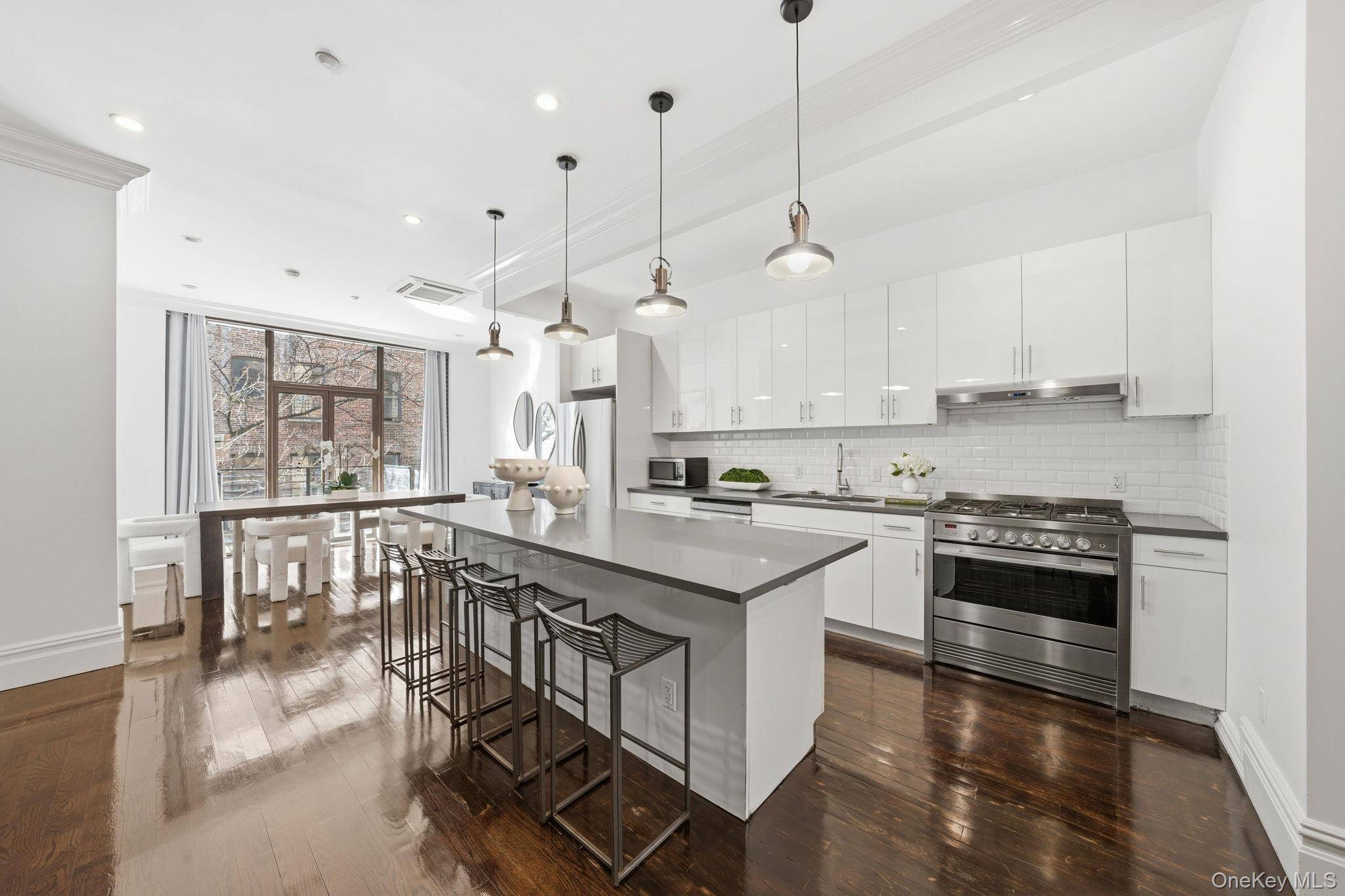 236 W 112th ST #2, New York (manhattan), NY 10026