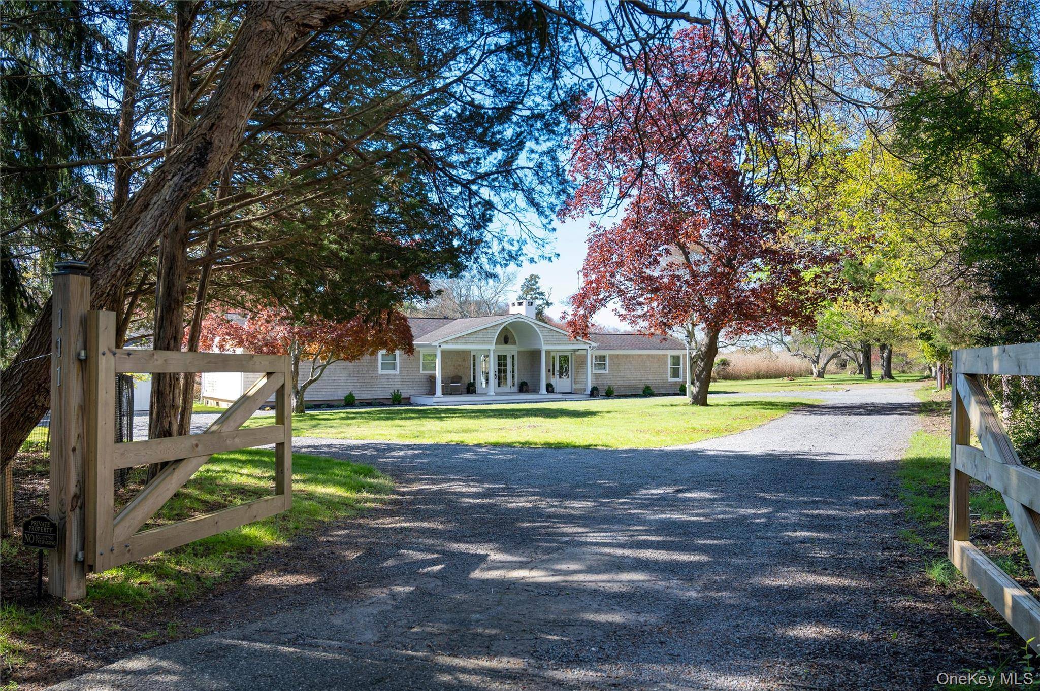 111 S Country RD, Remsenburg, NY 11960