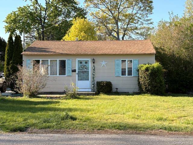 410 3rd AVE, East Northport, NY 11731