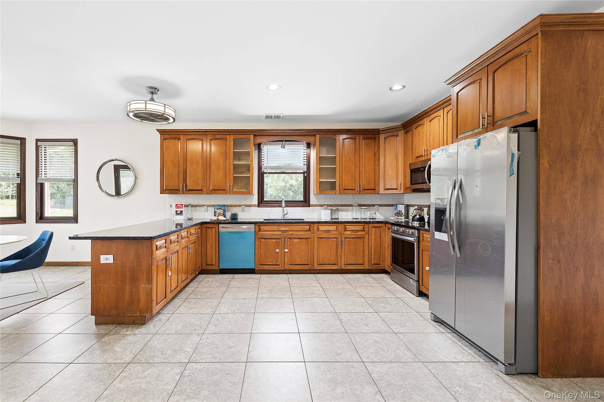 52 Mastro RD, Calverton, NY 11933