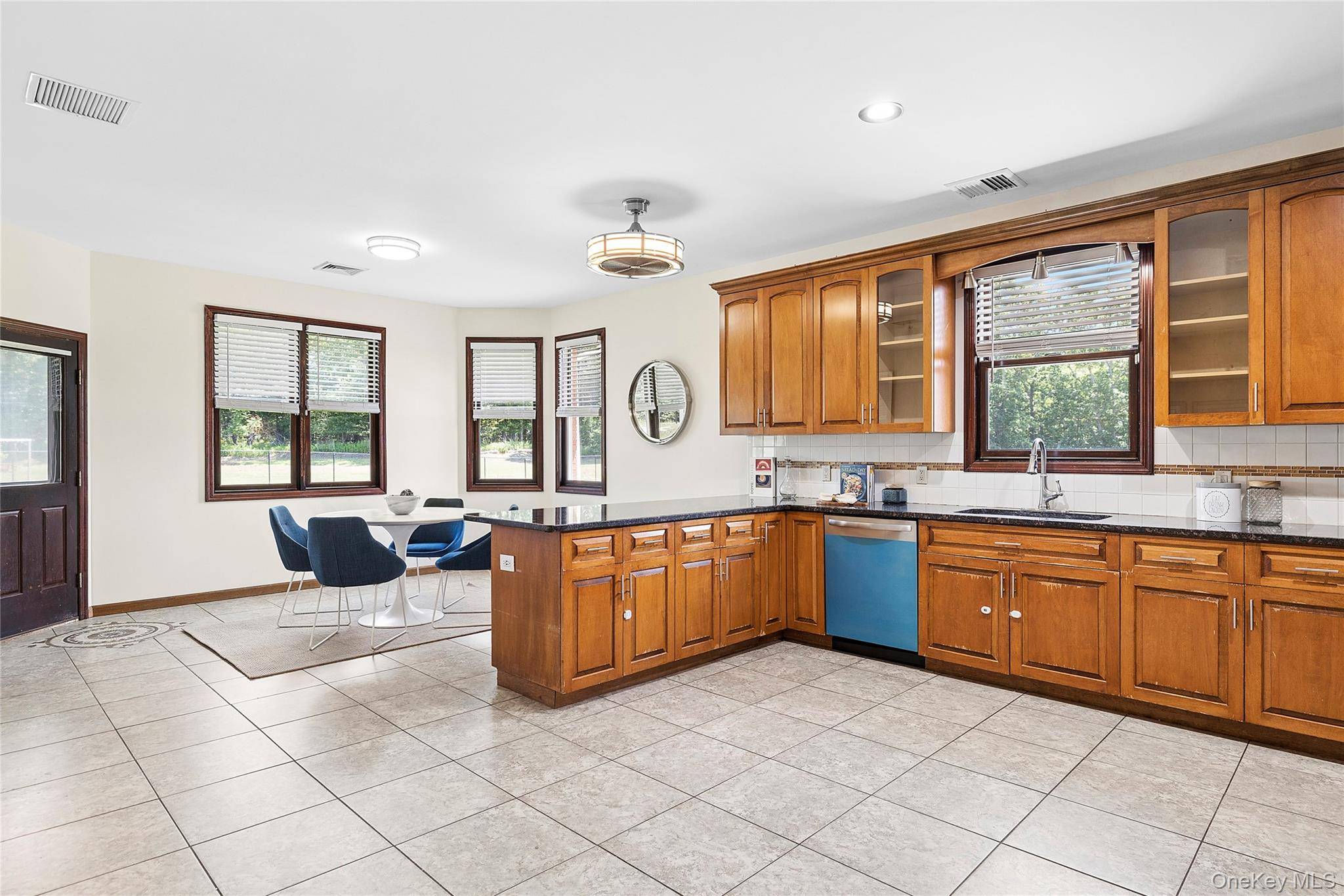 52 Mastro RD, Calverton, NY 11933