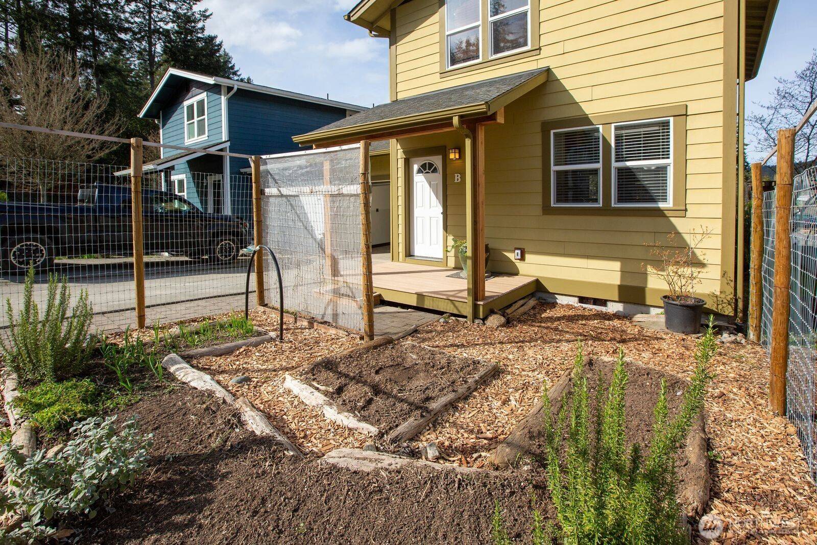 1014 Park ST #1B, Friday Harbor, WA 98250