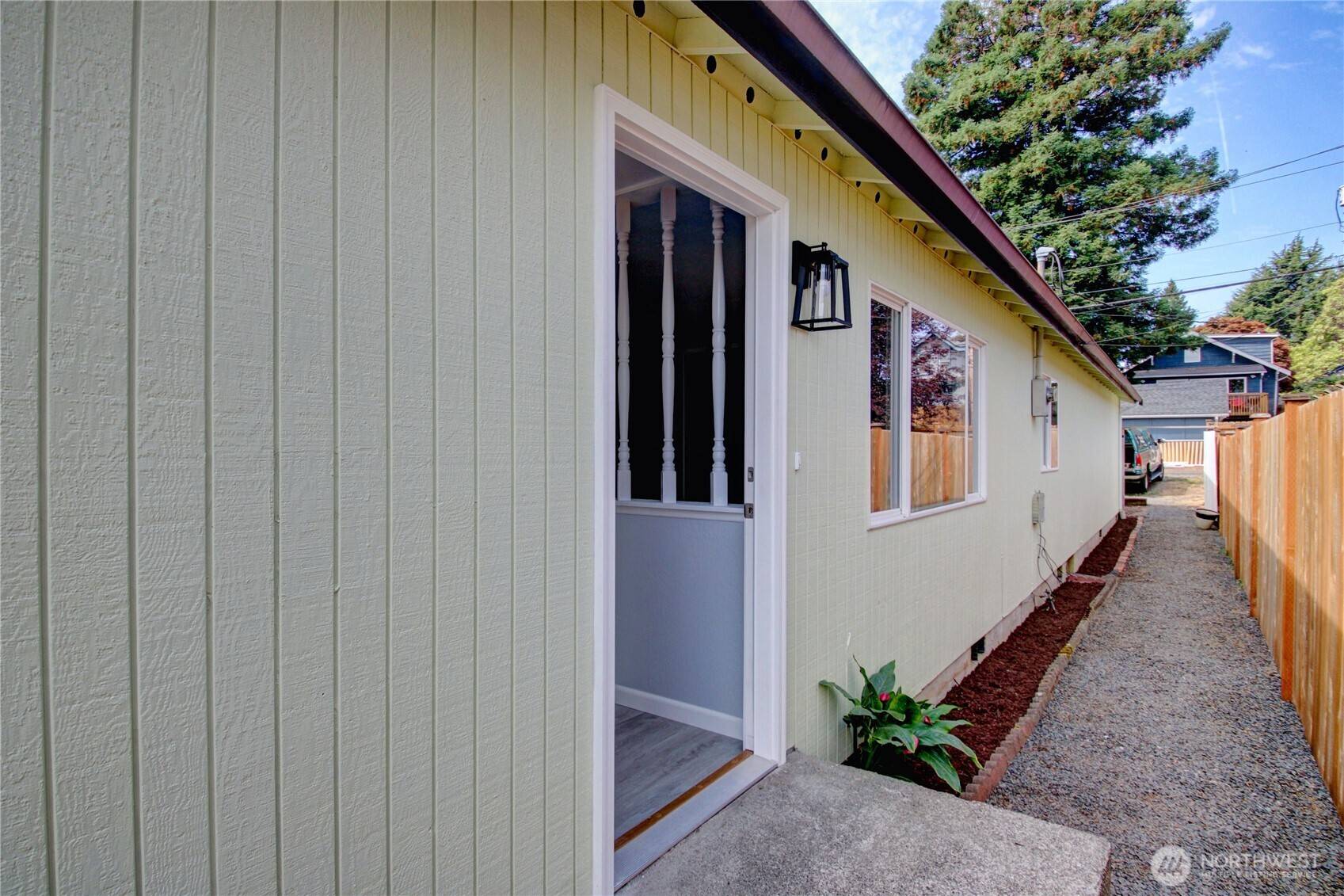 2524 Walnut ST, Everett, WA 98201