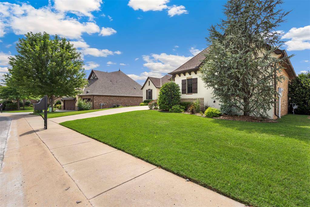 4625 Roundup RD, Edmond, OK 73034