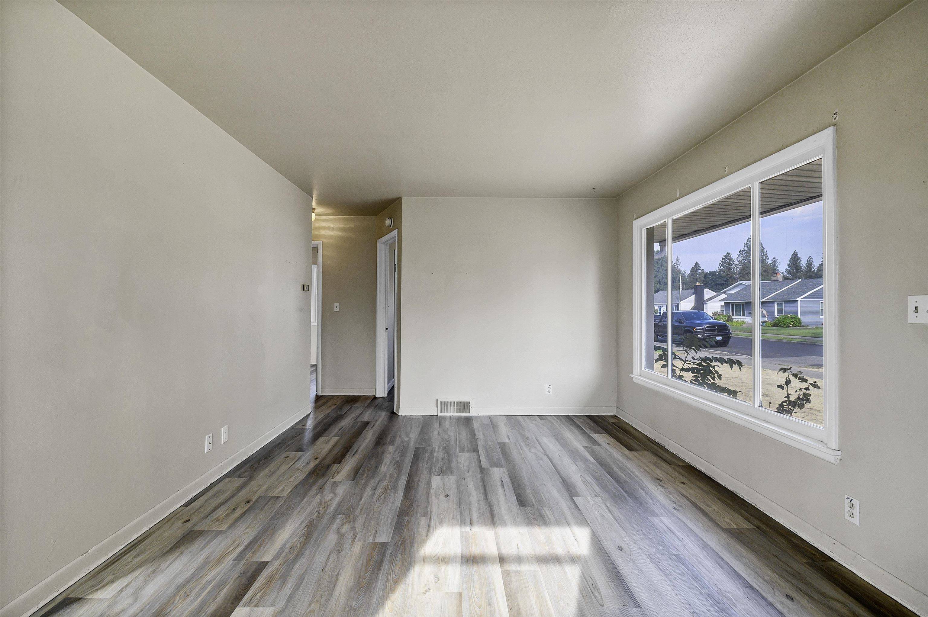 5003 W Hoffman Pl, Spokane, WA 99205