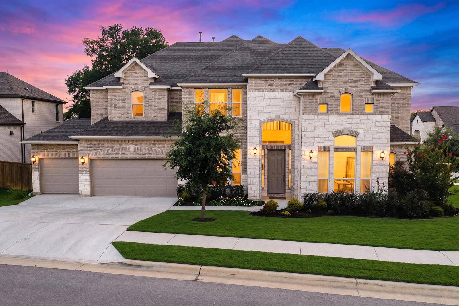 351 Pigeon River RD, Kyle, TX 78640