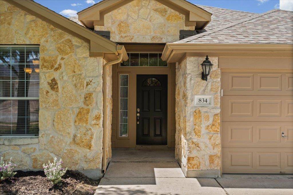 834 Dark Horse LN, Buda, TX 78610