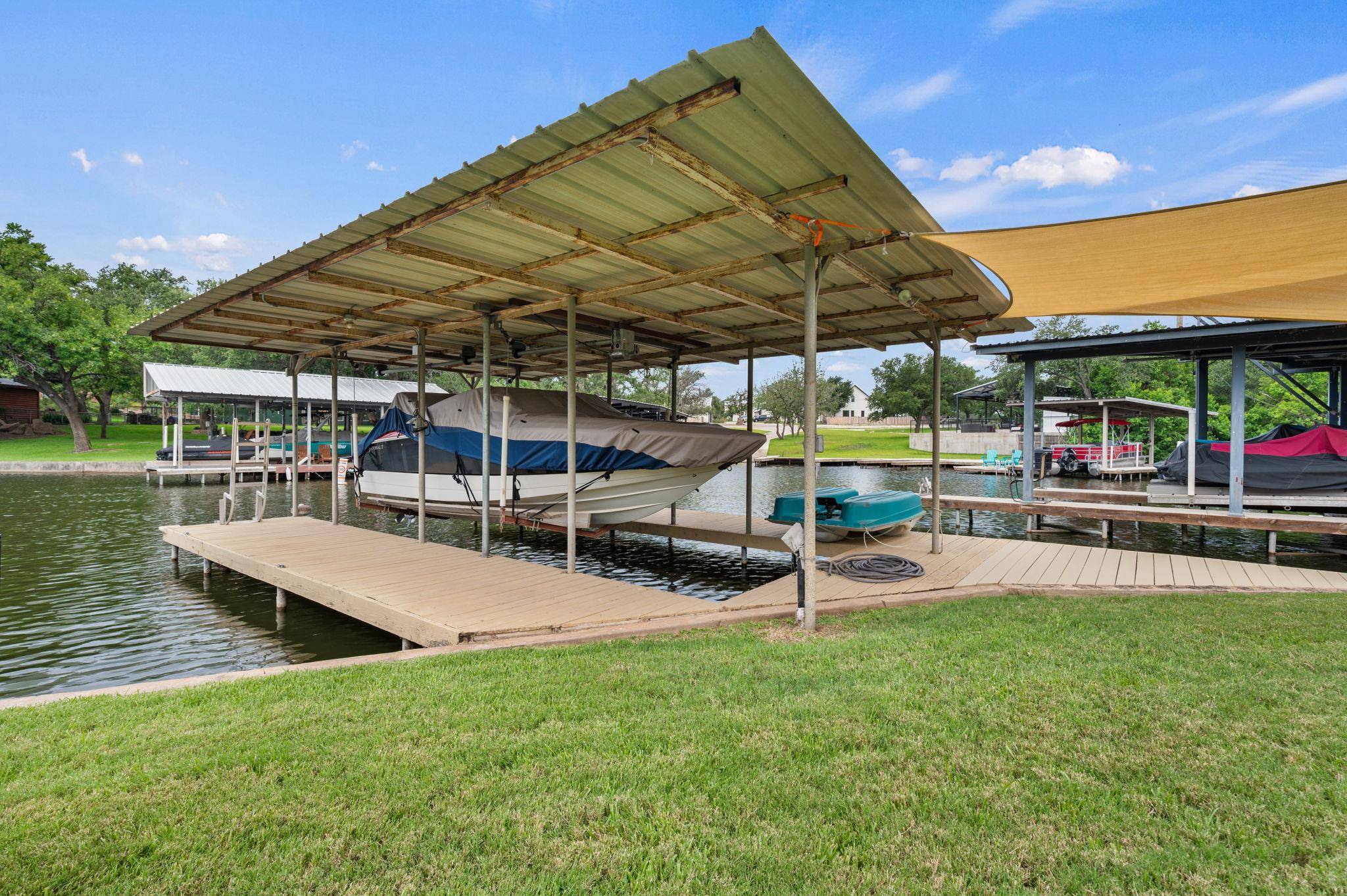 2350 Wisteria DR, Kingsland, TX 78639