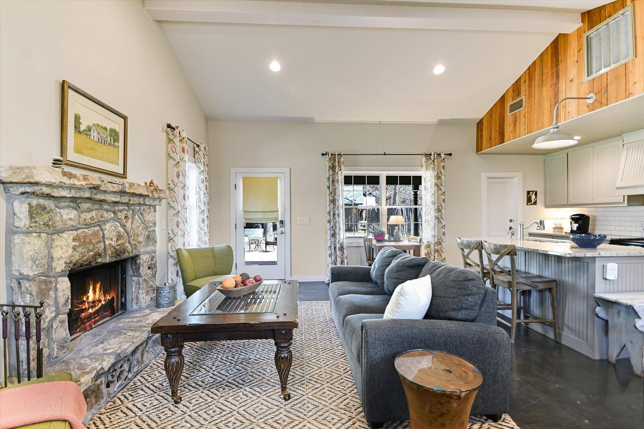 300 MILL RACE LN #4, Wimberley, TX 78676