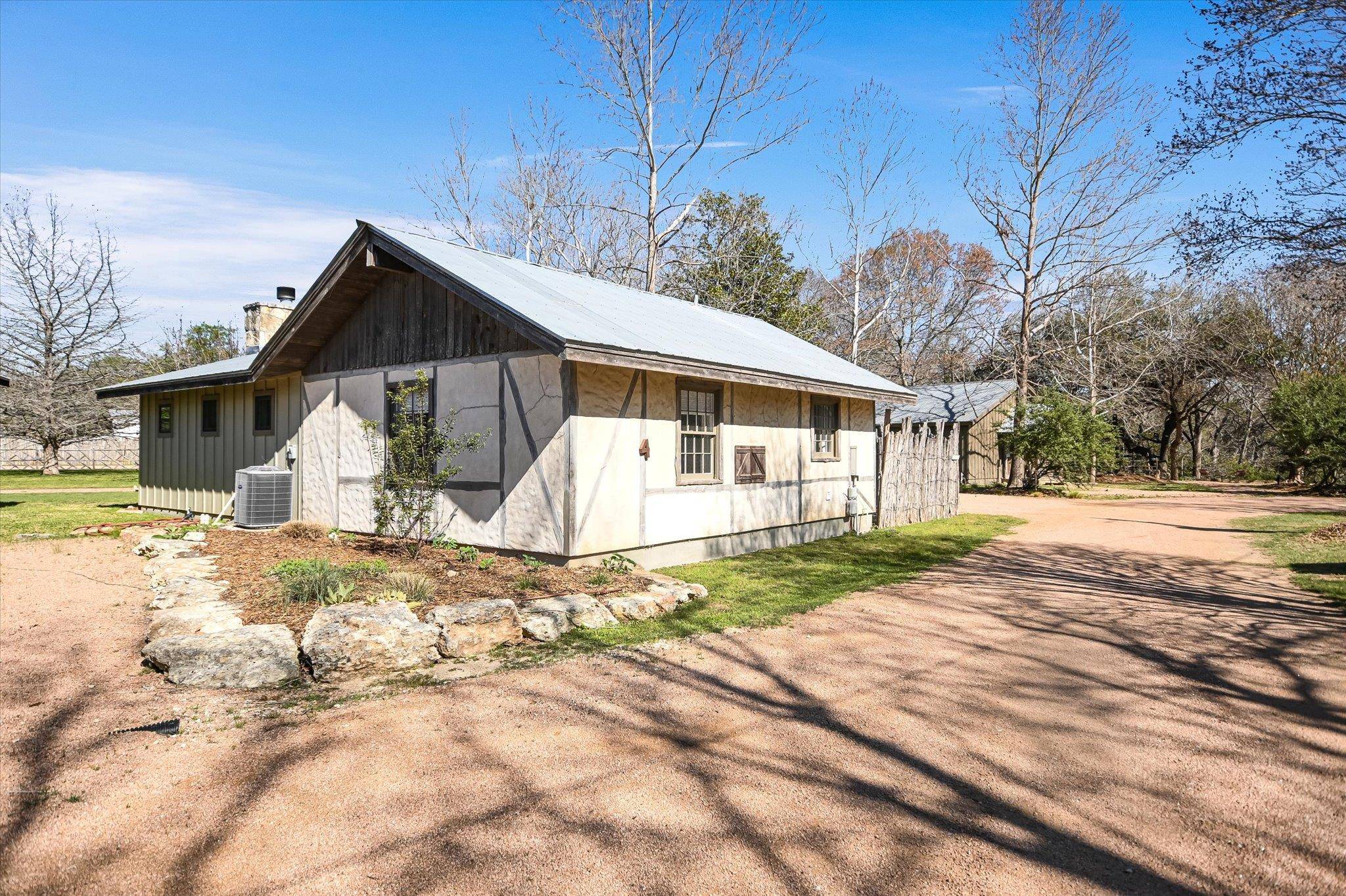 300 MILL RACE LN #4, Wimberley, TX 78676