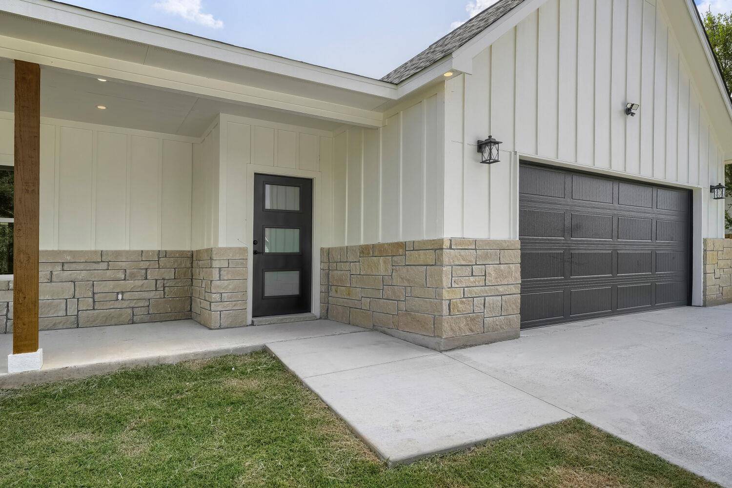 334 Nene LN, Bastrop, TX 78602