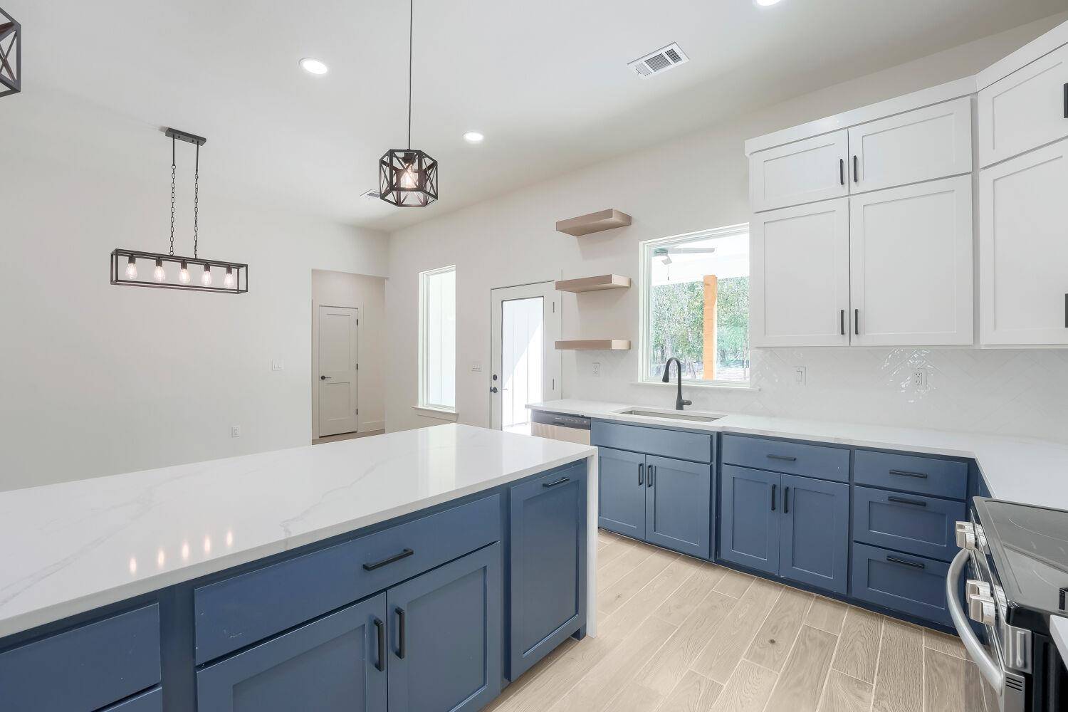 334 Nene LN, Bastrop, TX 78602