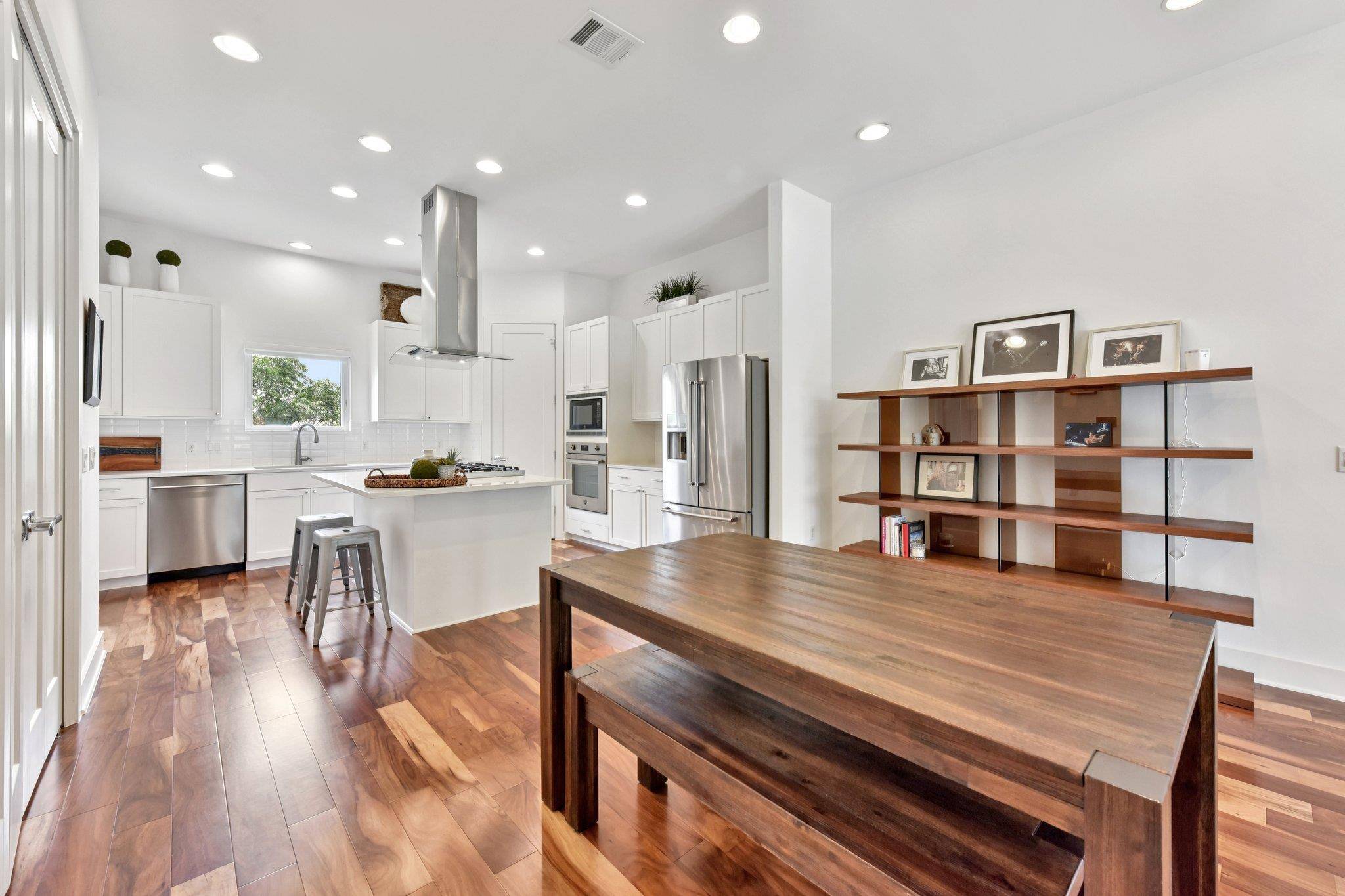 2300 S 5th ST #E, Austin, TX 78704