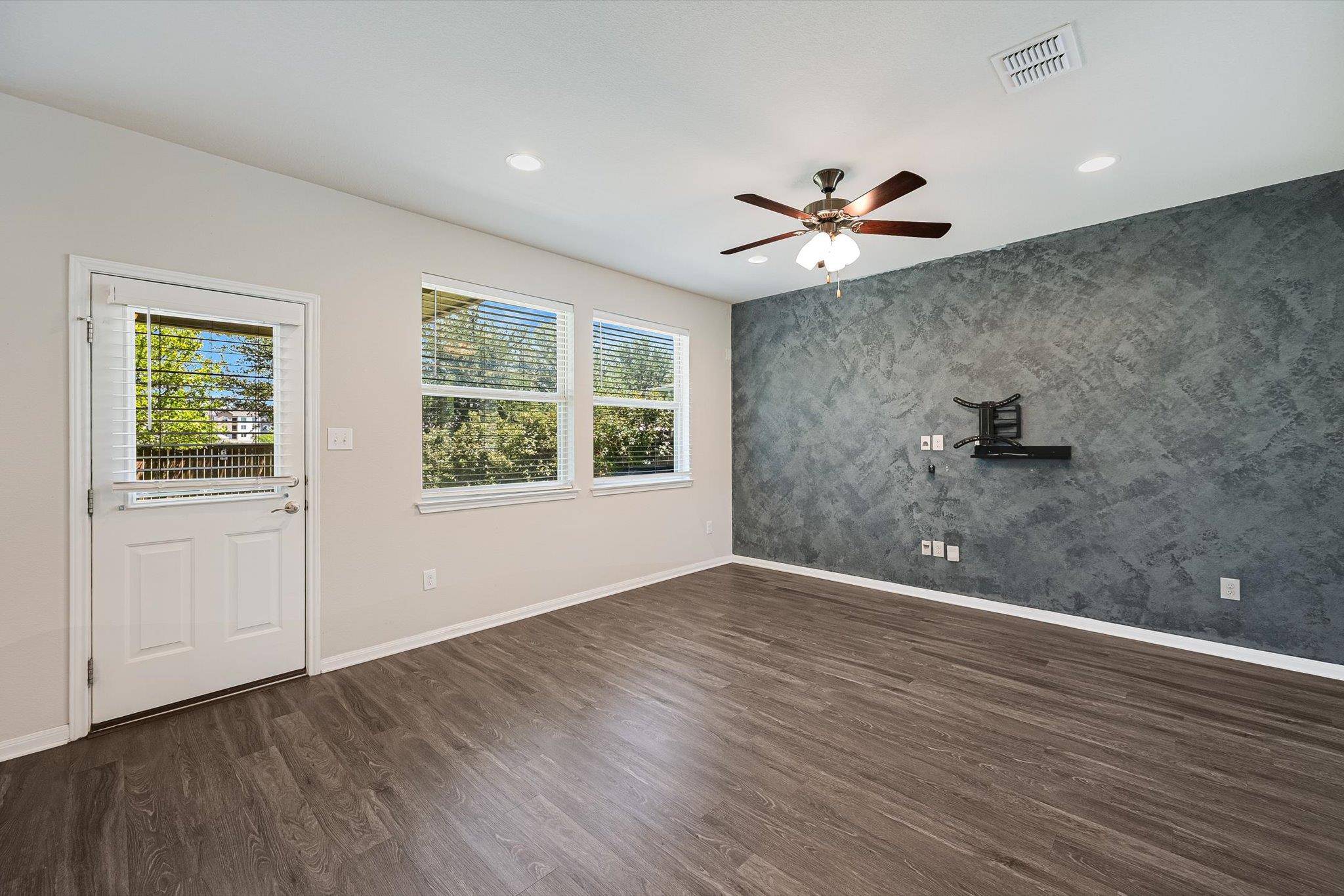 1300 Falconer WAY, Austin, TX 78748