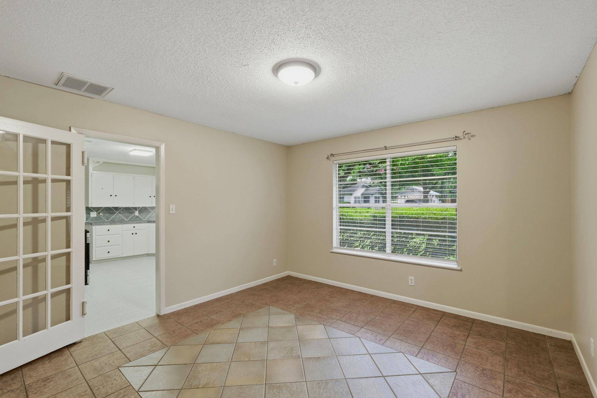208 N Cedar ST, Buda, TX 78610