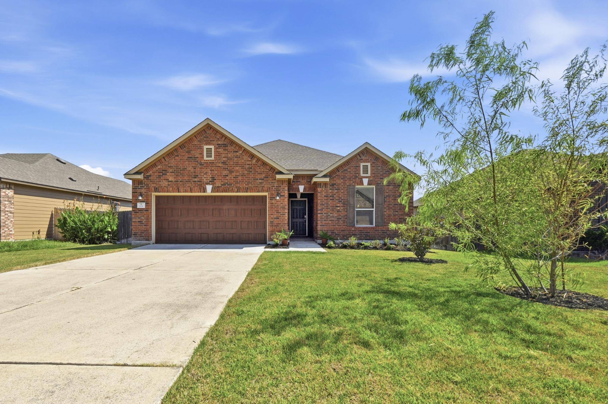 201 Connor Elkins DR, Kyle, TX 78640