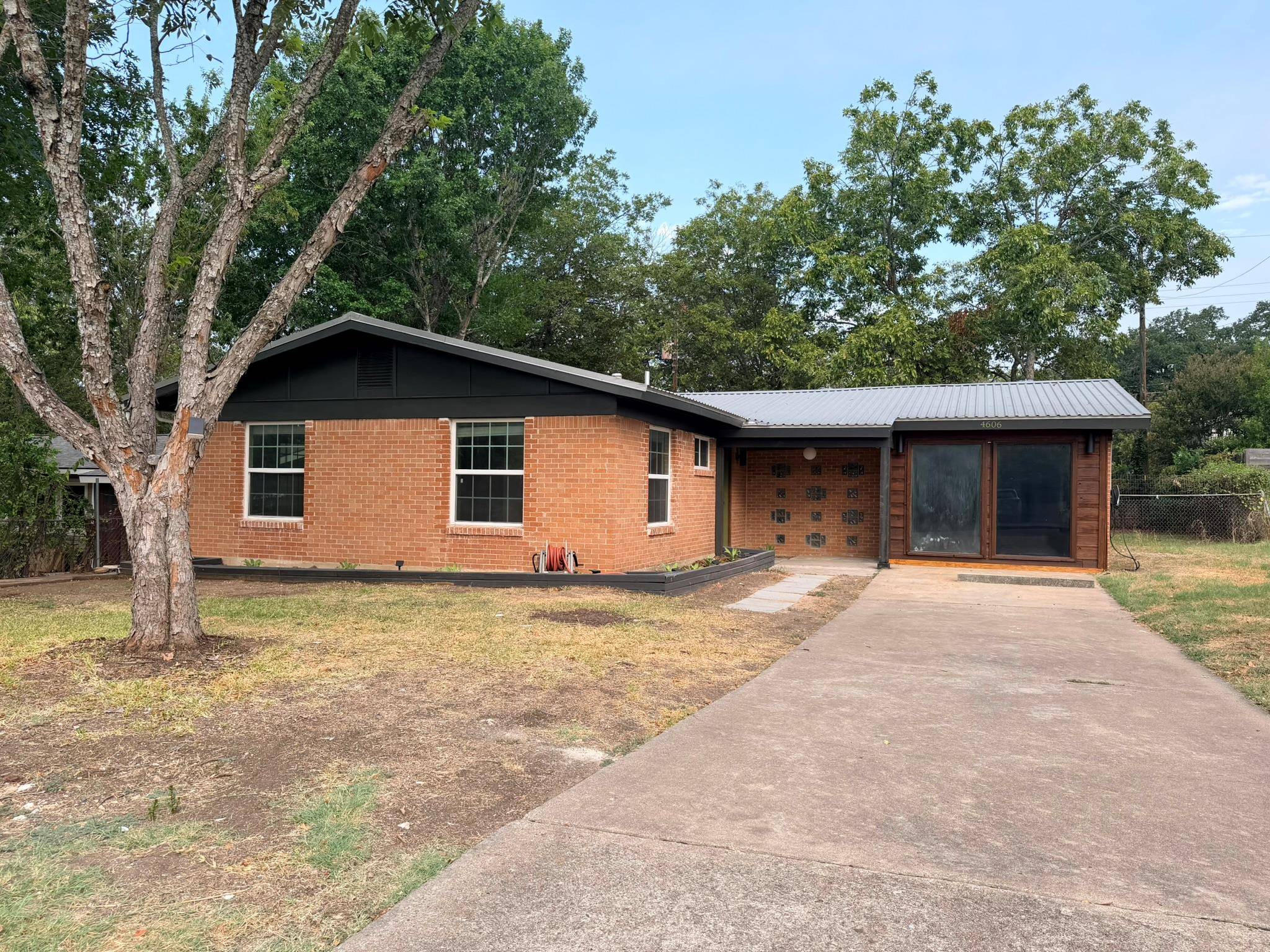 4606 S 2nd ST, Austin, TX 78745